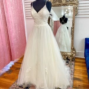 Bonny Bridal Wedding Gown | Size 6
